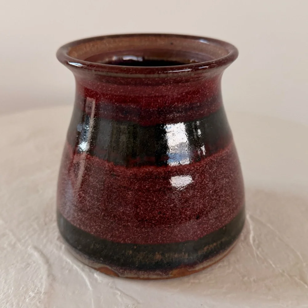 SMALL STUDIO POTTERY EGGPLANT PURPLE/BLACK GLAZED VASE BOHO COTTAGE-CORE SIGNED - Picture 5 of 7